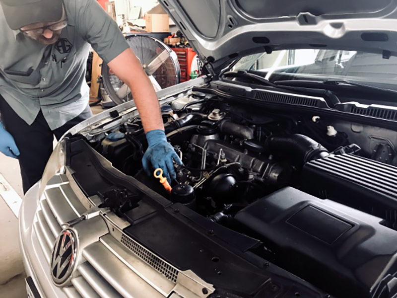 Alex’s Garage – German Auto Specialists photo 4