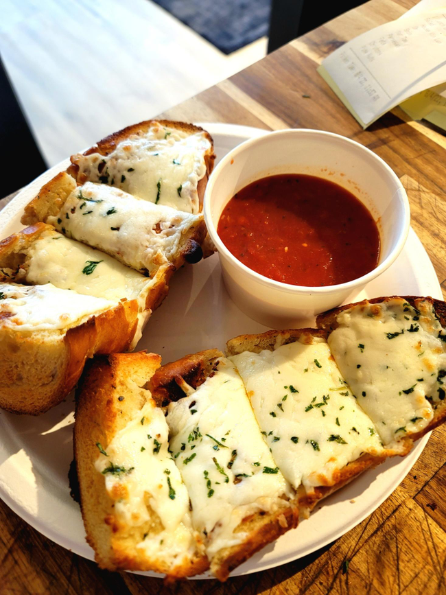 Bellizzi's Pizza Joint photo 3