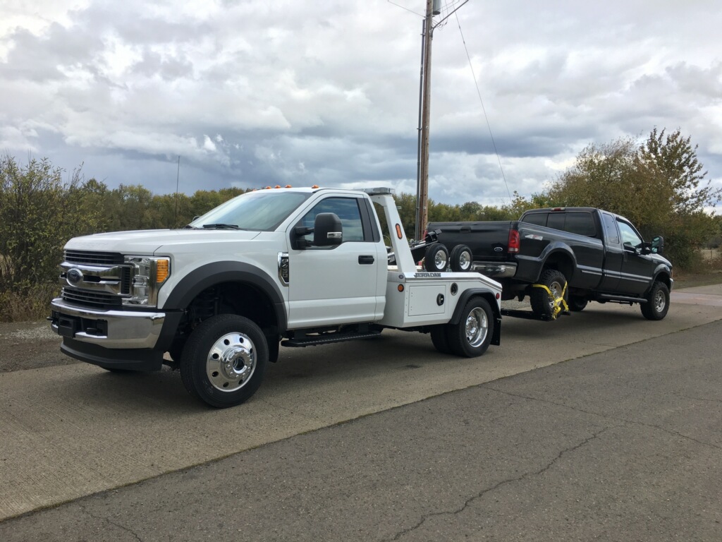 Emerald Valley Towing photo 8