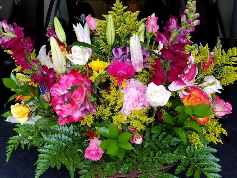 Flowers by Taby & Gift Baskets photo 4