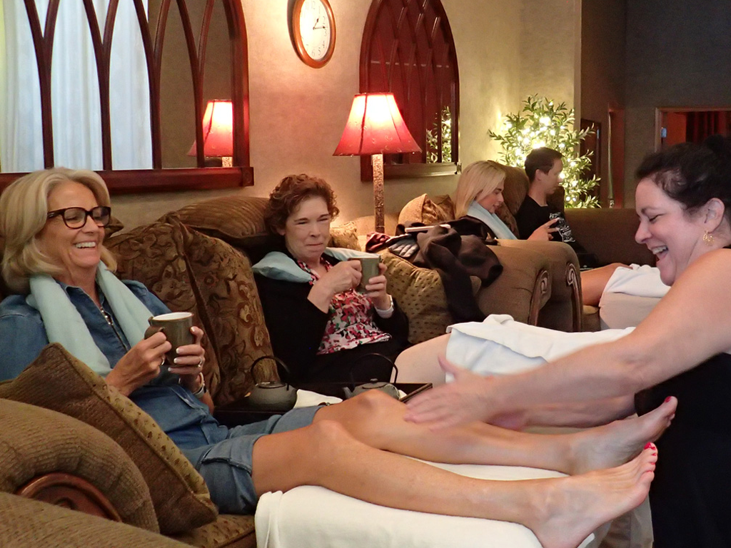 Footloose Massage Center photo 11