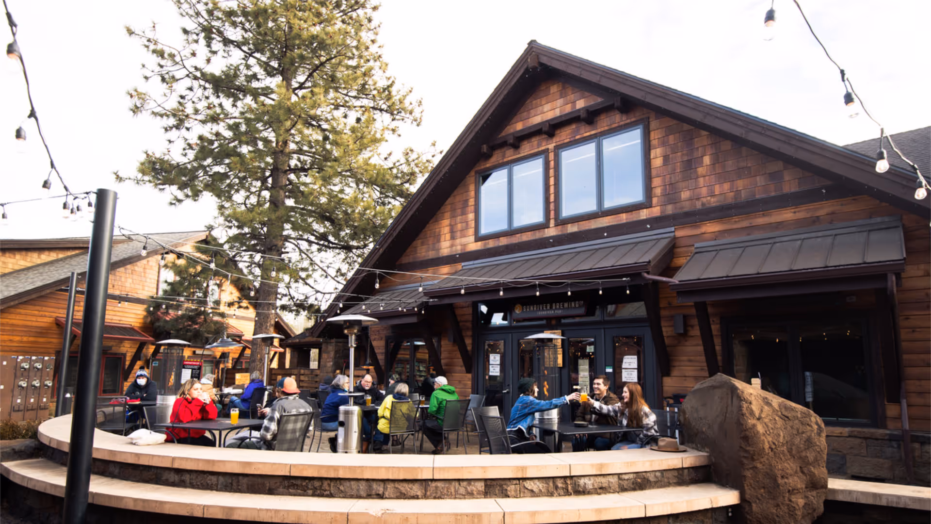 Sunriver Brewing Co. – Oakway Pub photo 7