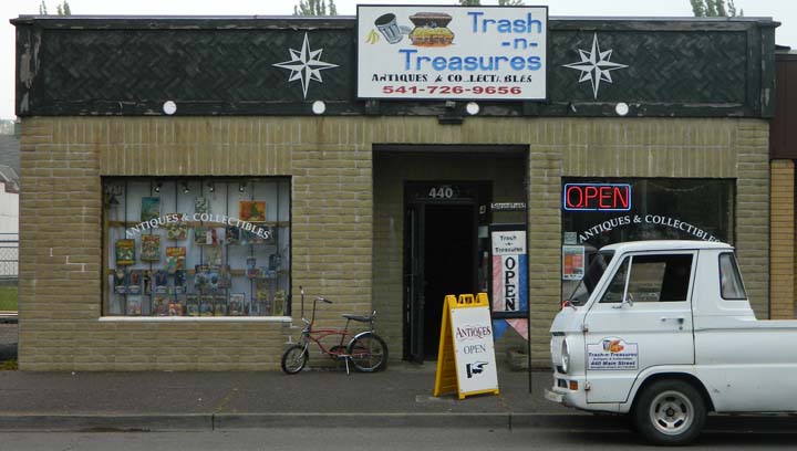 Trash n Treasures Antiques photo